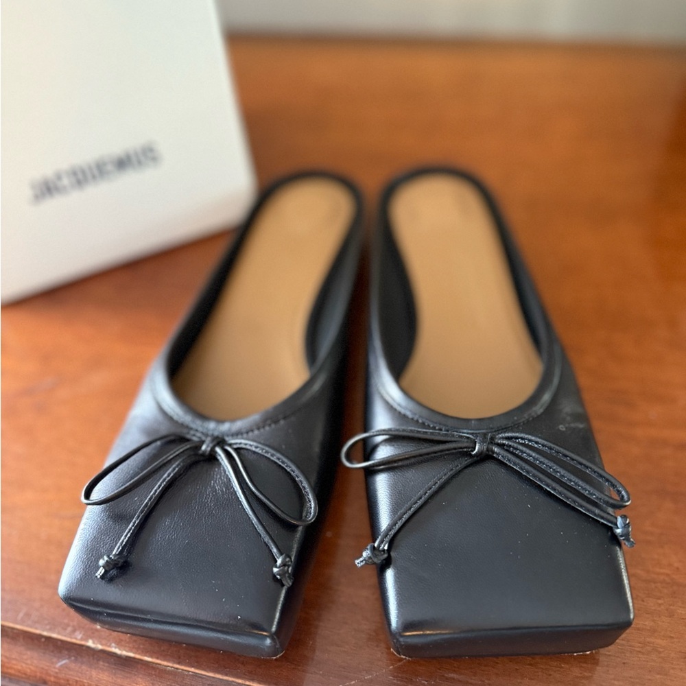 Jacquemus Black Leather Flats with Bow Detail